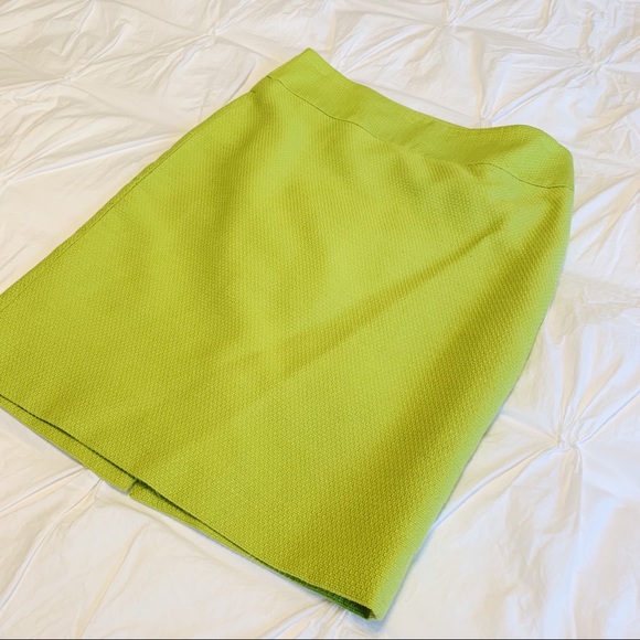 The Limited Lime Green Pencil Skirt - Size 0 - Picture 2 of 6